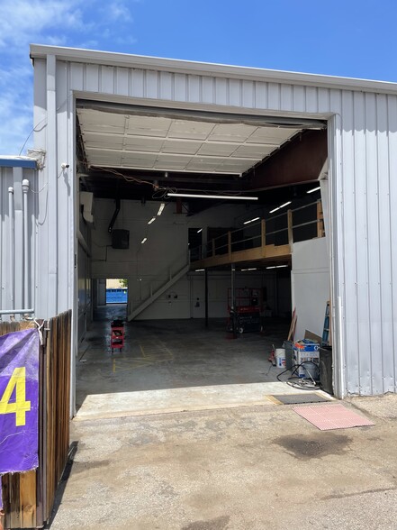 More Photos Of 16035-16051 W 4th Ave, Golden Warehouse For Lease