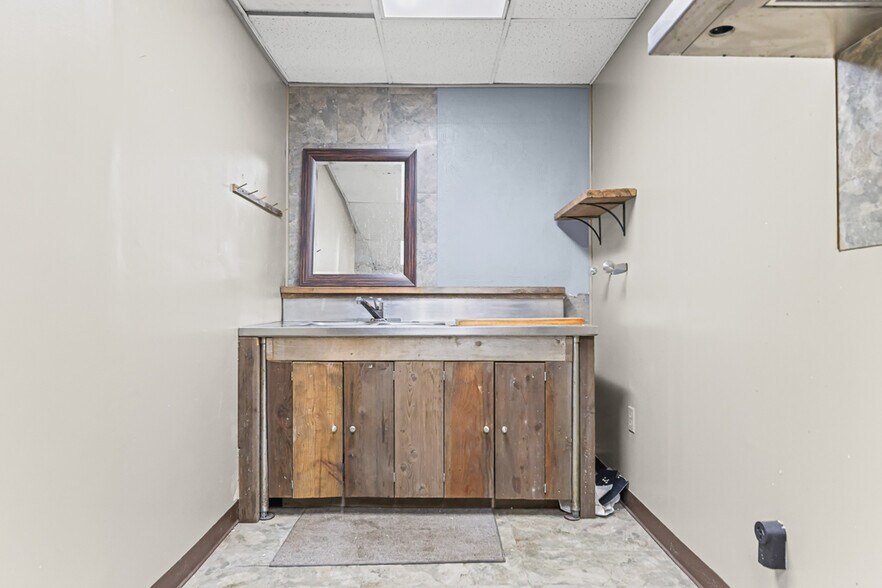 More Photos Of 361 E Main St, Alliance Storefront Retail Office For Sale