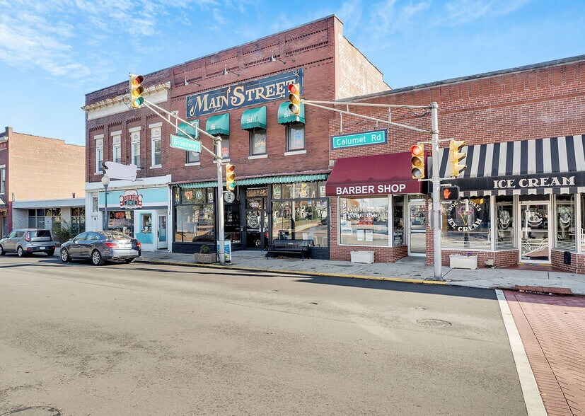 Primary Photo Of 119 S Calumet Ave, Chesterton Storefront Retail Residential For Lease