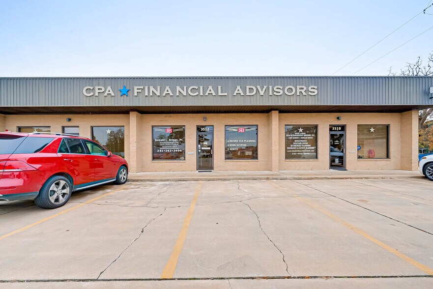 More Photos Of 3512 Avenue I, Rosenberg Office For Lease