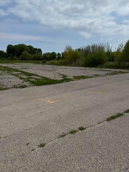 More Photos Of 0 Simcoe St S, Oshawa Land For Lease