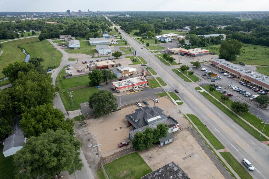 More Photos Of 1834 NW Topeka Blvd, Topeka General Retail For Sale