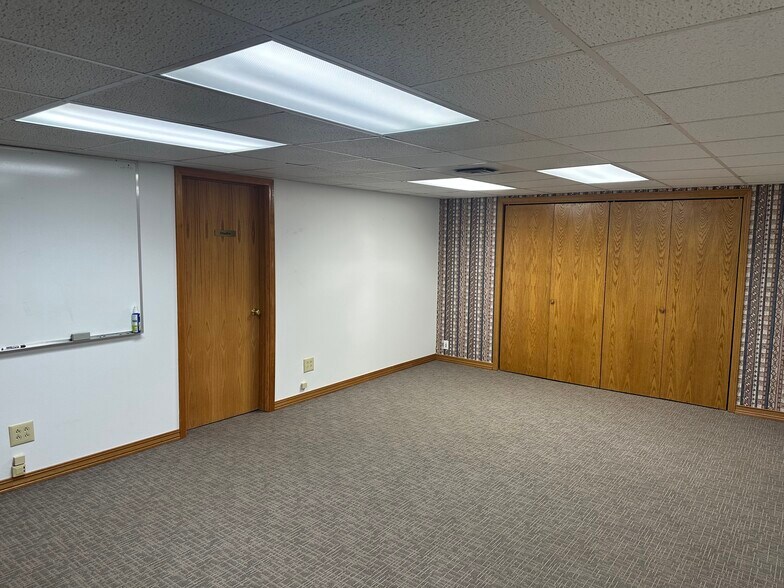 More Photos Of 325-327 E. Broadway, Missoula Office For Lease