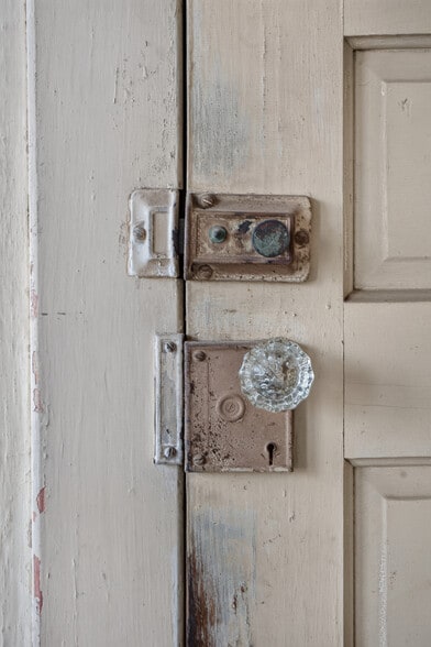 More Photos Of 36 Church St N, Jeffersonville Light Manufacturing For Sale