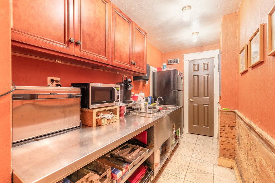 More Photos Of 1112 Riverside Dr, Holly Hill Storefront Retail Office For Sale