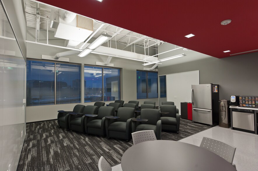 More Photos Of 4849 Alpha Rd, Dallas Office For Lease