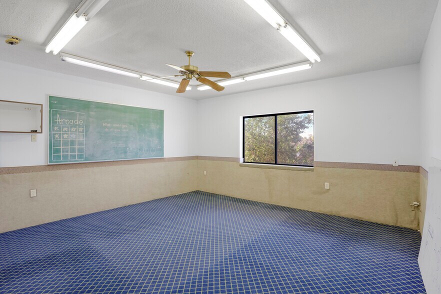 More Photos Of 140 Central St, Colorado City Office For Sale