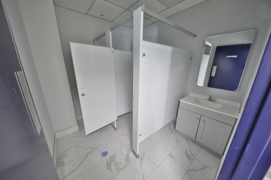 More Photos Of 999 Willow Grove St, Hackettstown Warehouse For Lease