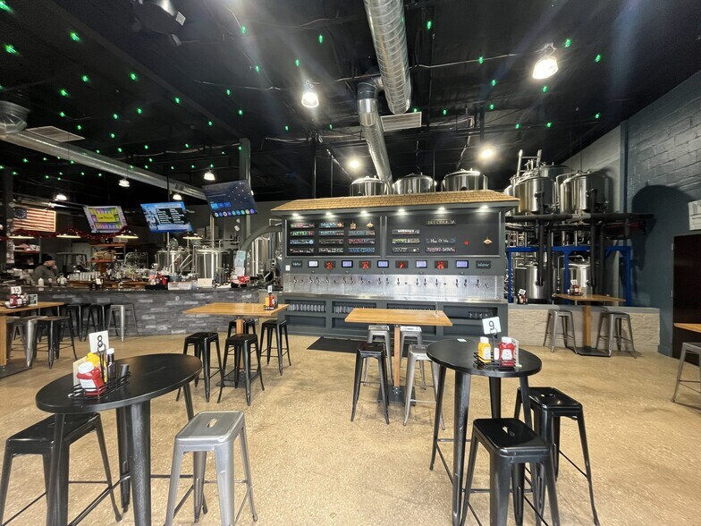 More Photos Of 325 Front St, Perryville Restaurant For Sale