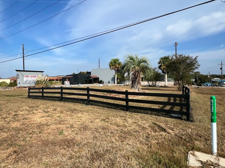 More Photos Of 10630 Commerce Row, Montgomery Restaurant For Lease