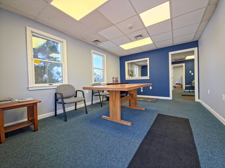 More Photos Of 7 Colonel Dr, Bourne Auto Repair For Sale