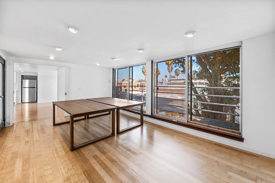 More Photos Of 1350-1352 Abbot Kinney Blvd, Venice Loft Creative Space For Lease