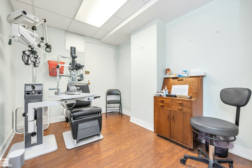 More Photos Of 20 E 9th St, New York Apartments For Sale