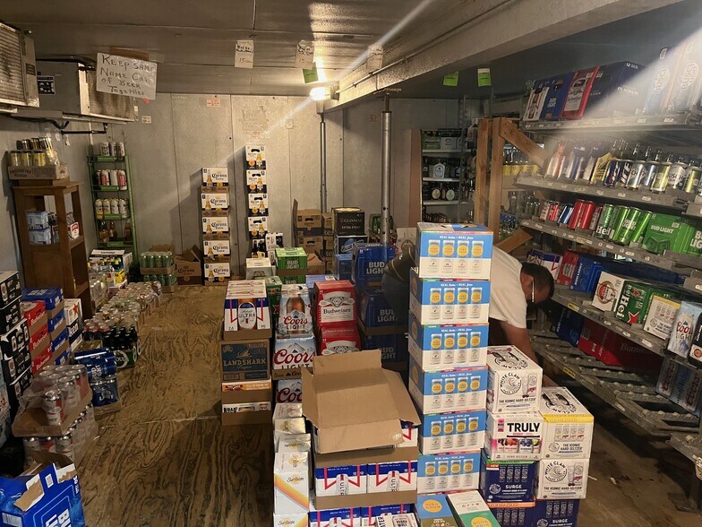 More Photos Of 900-910 White Plains Rd, Trumbull Freestanding For Lease