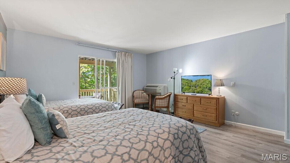 More Photos Of 35 Walkers Cay Drive, Osage Beach Apartments For Sale