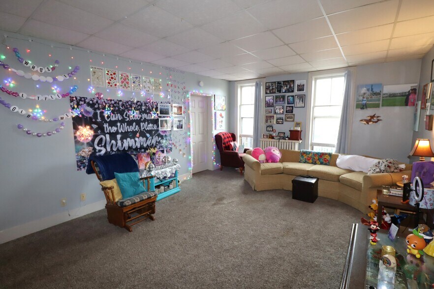 More Photos Of 404 Main St W, Ashland Office For Sale