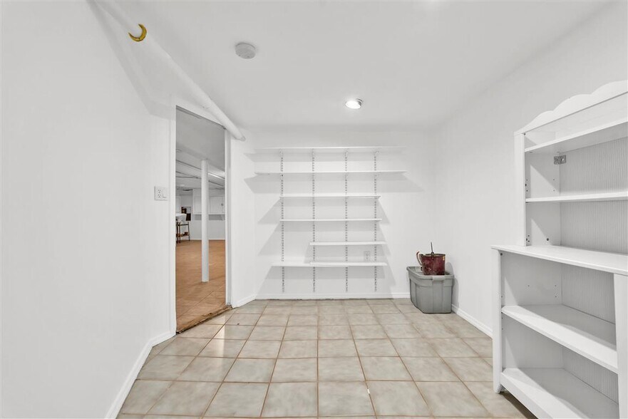 More Photos Of 3930 45th St, Sunnyside Apartments For Sale