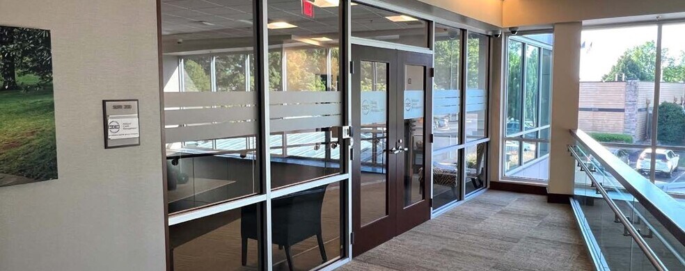 More Photos Of 6627 W Broad St, Richmond Office For Lease
