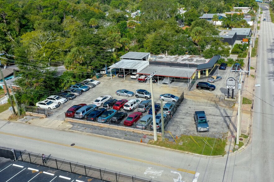Primary Photo Of 82 N Yonge St, Ormond Beach General Retail For Sale