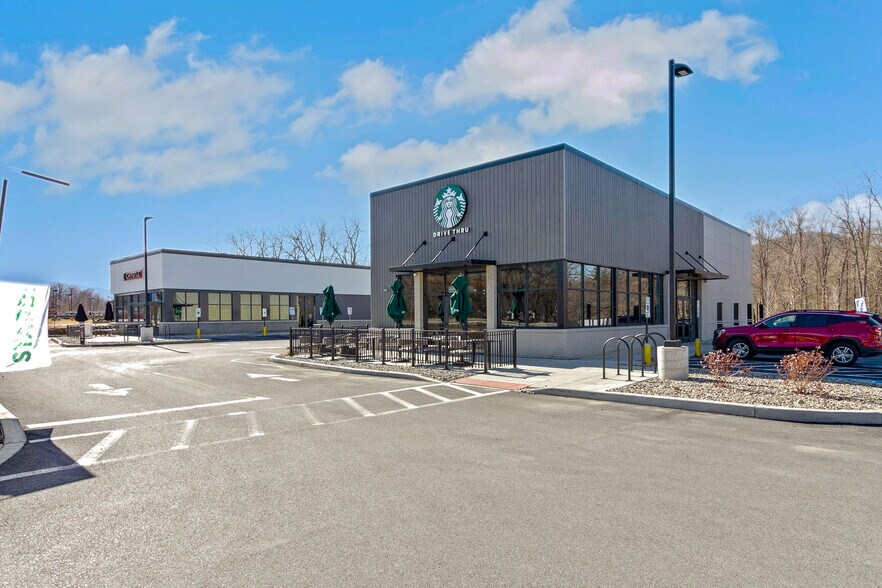 More Photos Of 108 Northside Dr, Bennington Freestanding For Sale