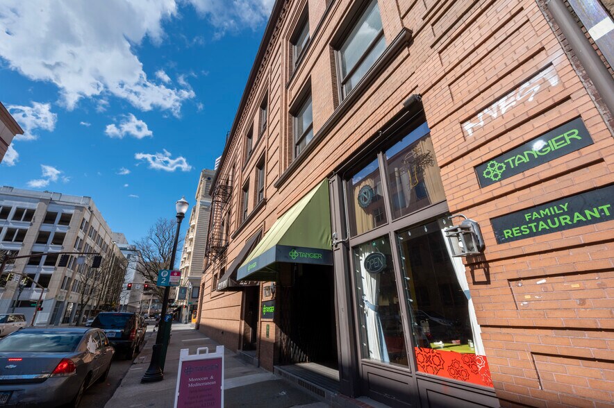 More Photos Of 221-277 SW Pine St, Portland Office For Sale