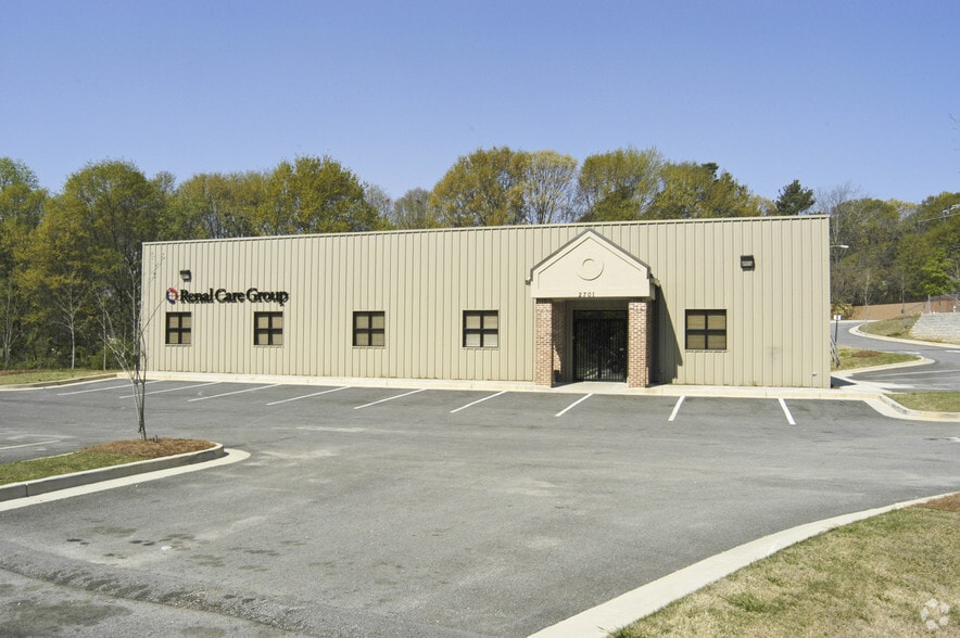 Primary Photo Of 2701 Evans Mill Rd, Lithonia Medical For Lease
