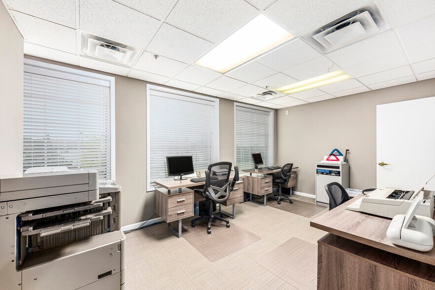 More Photos Of 47800 Gratiot Ave, Chesterfield Medical For Lease