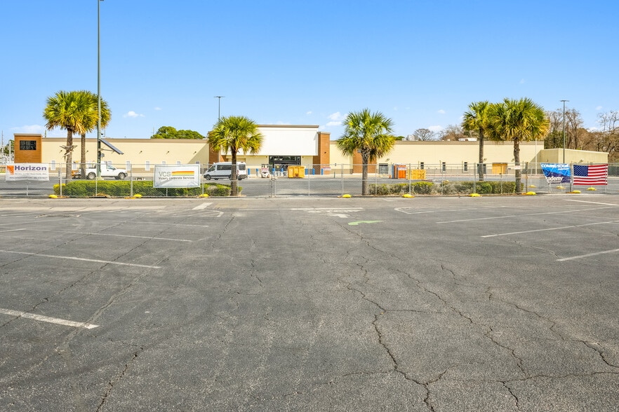 More Photos Of 546 Mary Esther Cut Off NW, Fort Walton Beach General Retail For Lease