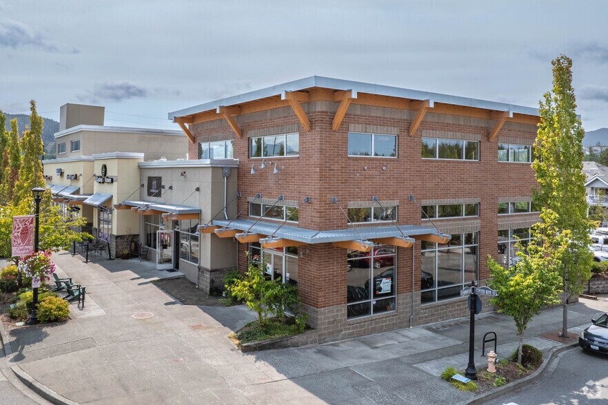 More Photos Of 7811-7917 Center Blvd SE, Snoqualmie General Retail For Lease