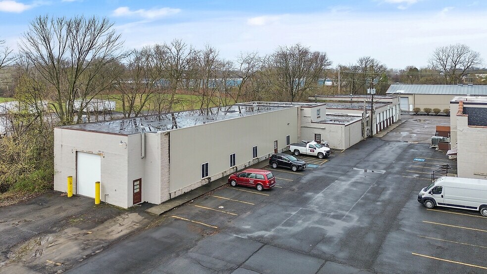More Photos Of 34 Wright Ave, Auburn Truck Terminal For Lease