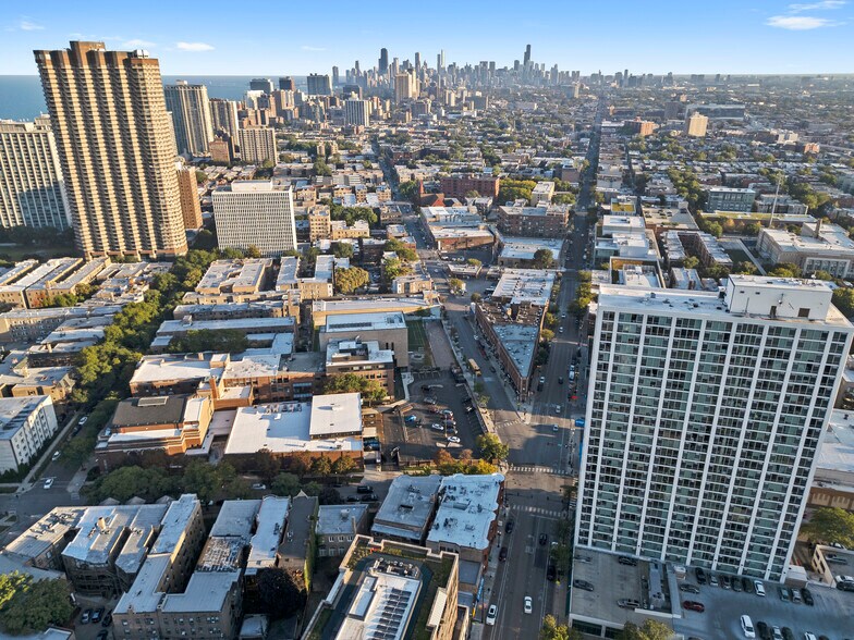 More Photos Of 732 W Grace St, Chicago Apartments For Sale