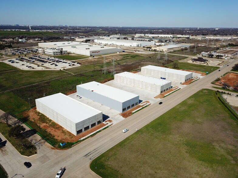 More Photos Of 1813 Handley Ederville Rd, Fort Worth Unknown For Lease