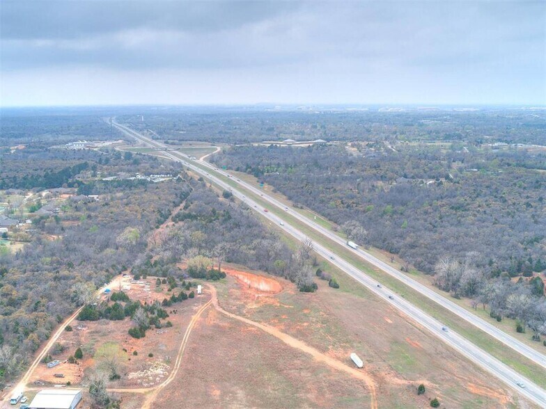 More Photos Of 6625 S Hiwassee Rd, Oklahoma City Showroom For Sale