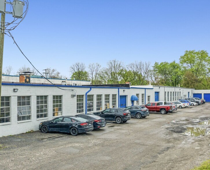 More Photos Of 25040 Van Born Rd, Dearborn Heights Manufacturing For Sale