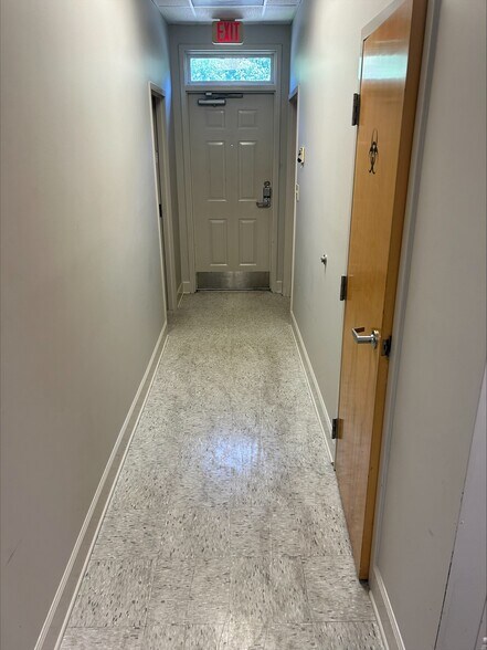 More Photos Of 4301 University Pky, Evans Medical For Lease