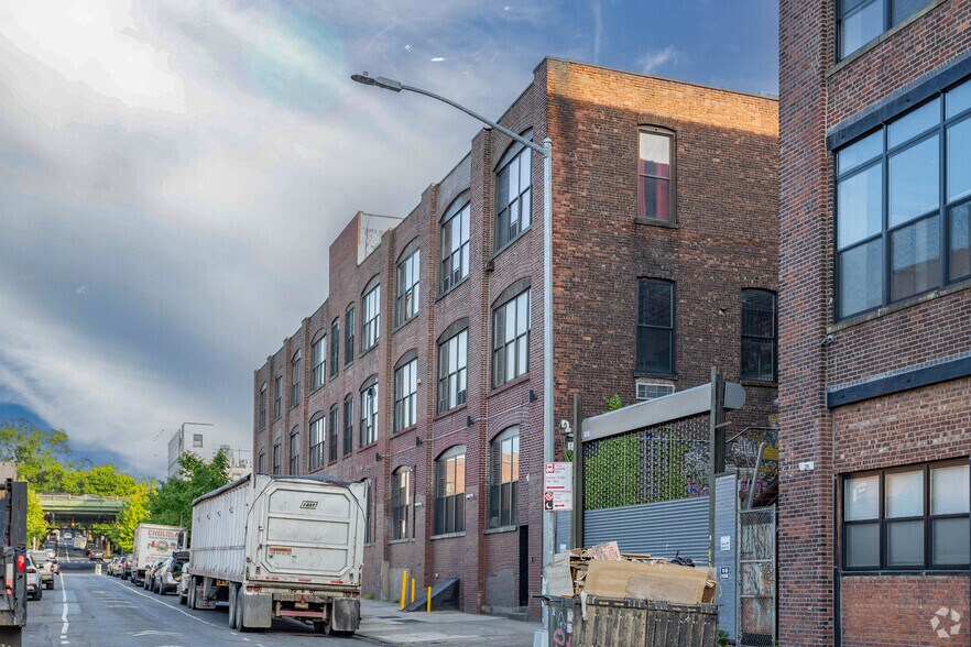More Photos Of 250 44th St, Brooklyn Industrial For Sale
