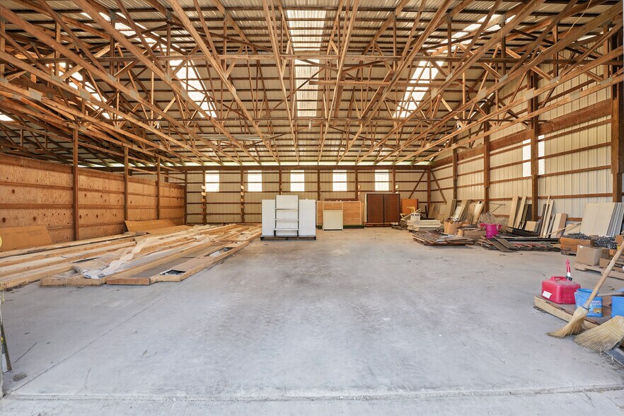 More Photos Of 4487 Sr 8, Titusville Showroom For Sale