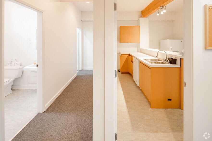 More Photos Of 196 W 6th Av, Vancouver Flex For Lease