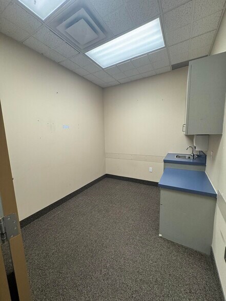 More Photos Of 240 Waterloo St, London Medical For Lease