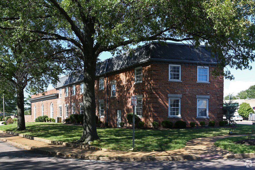 More Photos Of 889 S Brentwood Blvd, Clayton Medical For Lease