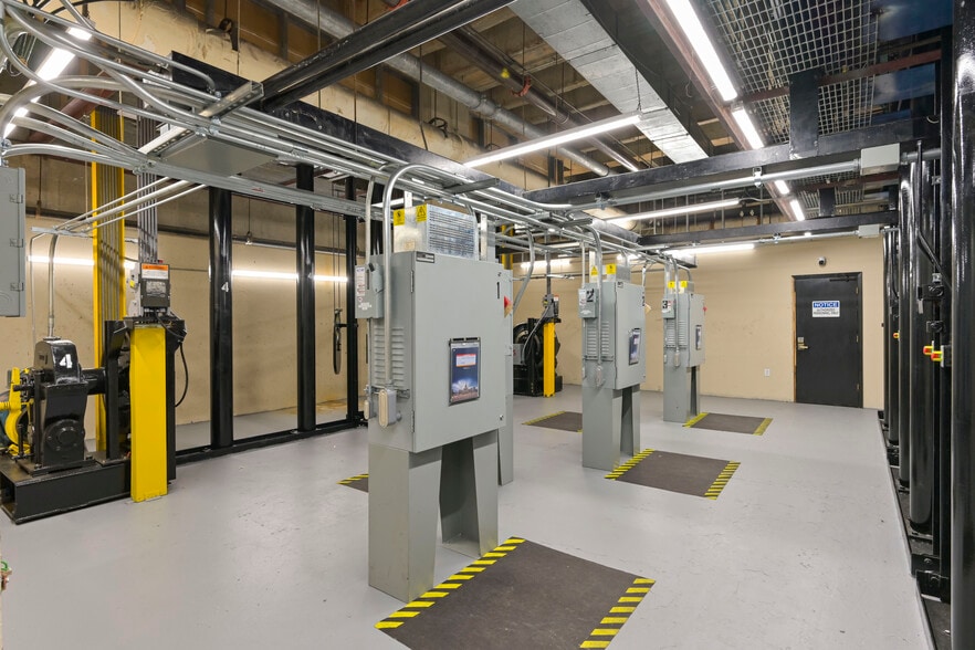 More Photos Of 4144 N Central Expy, Dallas Office For Sale