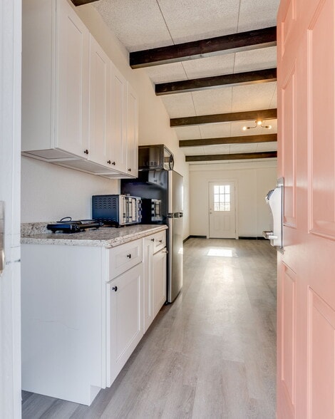 More Photos Of 15589 Lee Hwy, Bristol Apartments For Sale