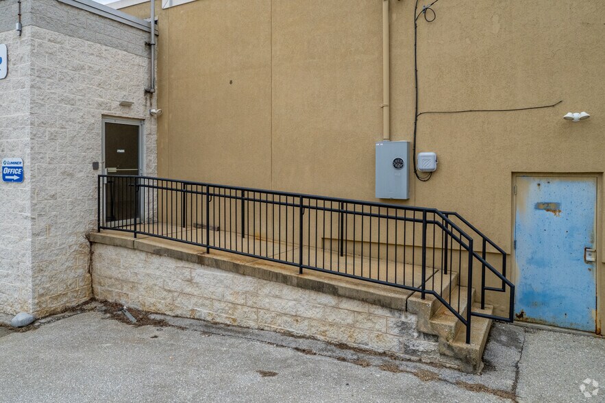 More Photos Of 400 E Locust St, Dallastown Manufacturing For Lease