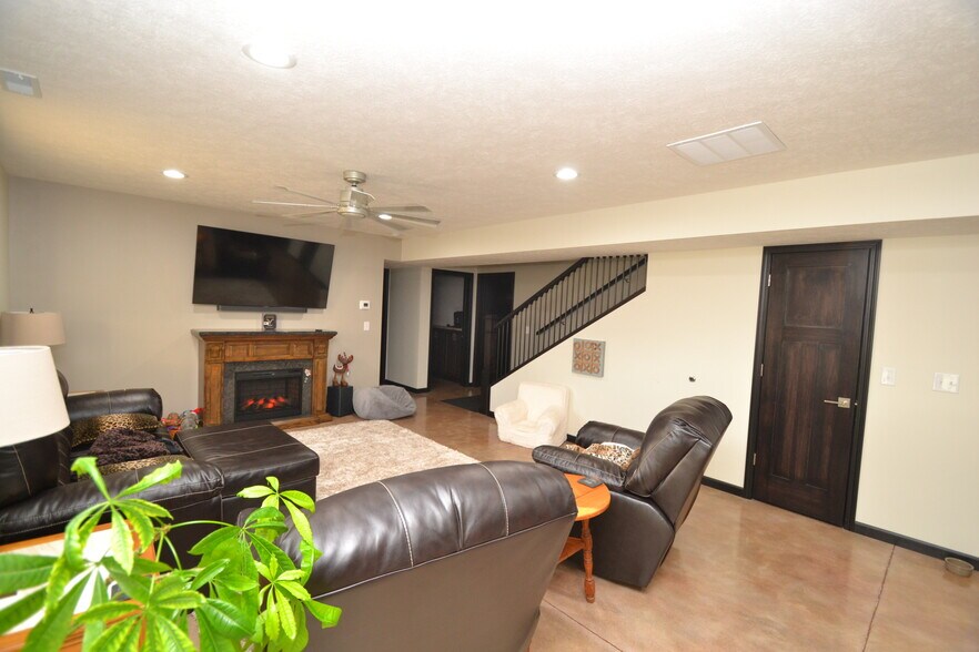 More Photos Of 3247 E State Road 28, Tipton Warehouse For Sale