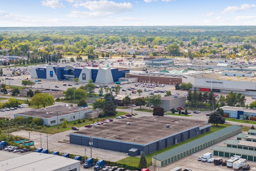 More Photos Of 3090 Marentette Av, Windsor Warehouse For Lease