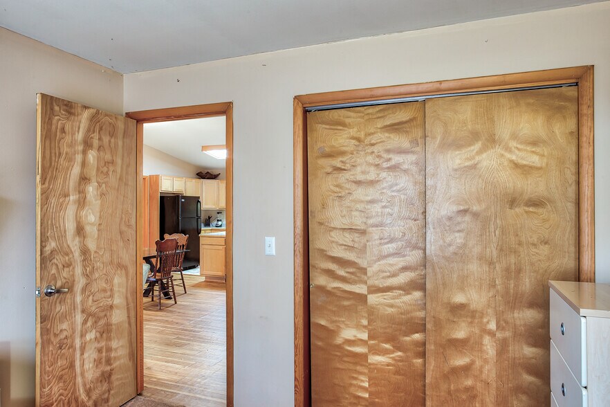 More Photos Of 1533 Arbors Ln, Bloomington Apartments For Sale