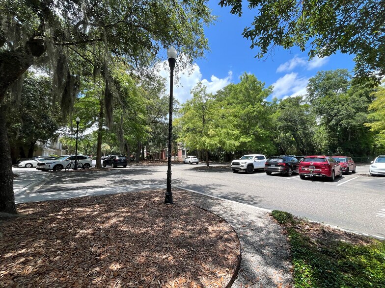 More Photos Of 240 Seven Farms Dr, Daniel Island Office For Sale