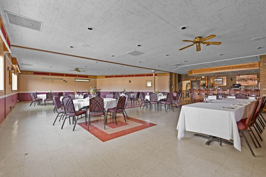 More Photos Of 24 S First St, Fulton Restaurant For Sale