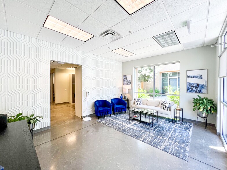 More Photos Of 2045 S Vineyard, Mesa Medical For Lease