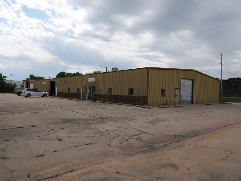 More Photos Of 1364 NE 3rd St, Oklahoma City Warehouse For Sale
